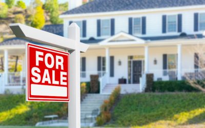 3 Reasons to Hire an Exterior House Washing Service Before Putting Your Home on the Market